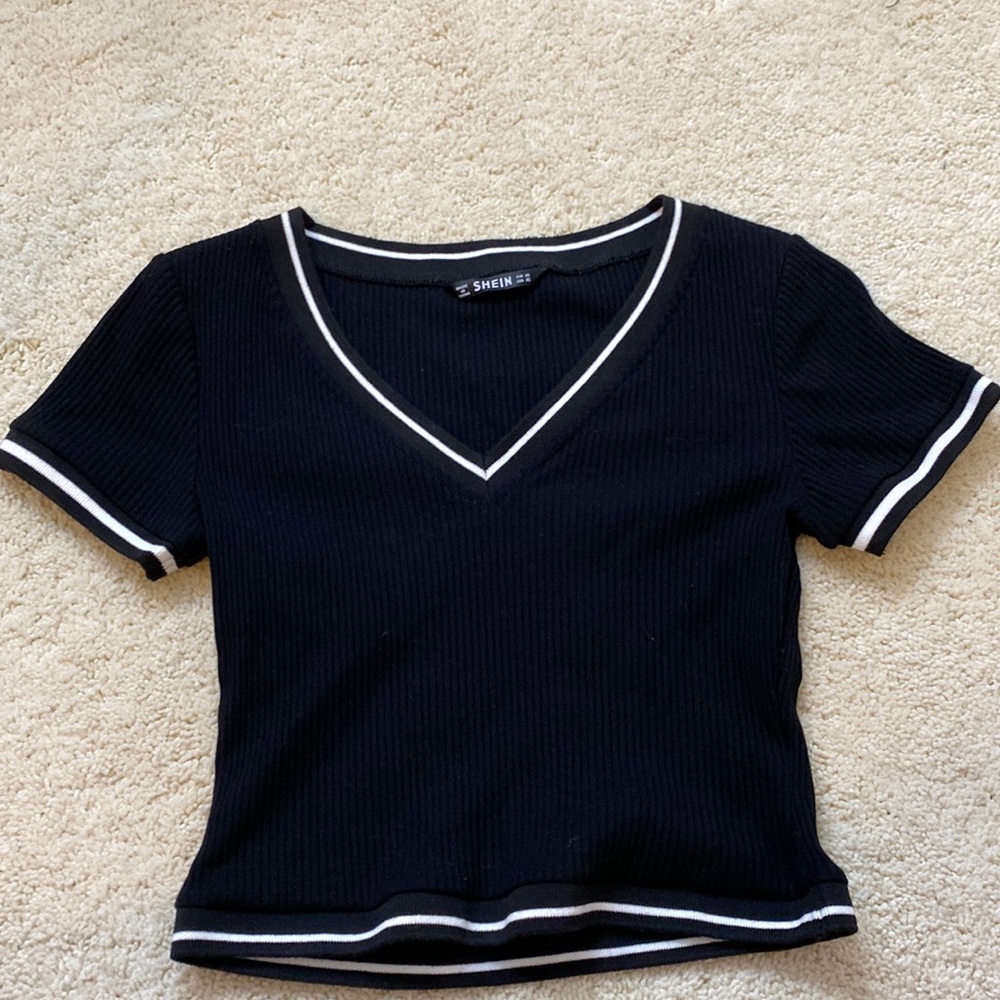 Black semi-crop top, size: xs